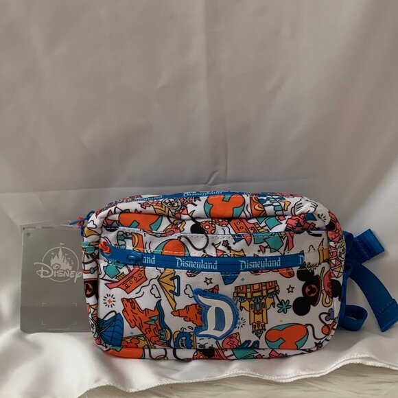 DISNEYLAND RESORT Play in the Park Belt Fannie Pack in White/Blue - Picture 1 of 4